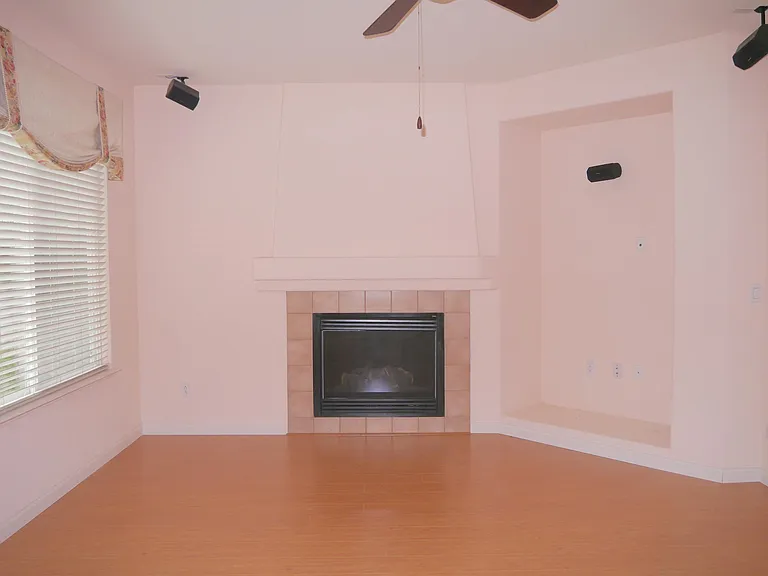 2442 Colby Ct — Photo 17