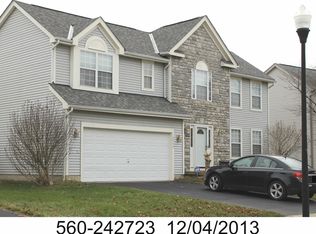 2962 Lake Hollow Rd, Hilliard, OH 43026