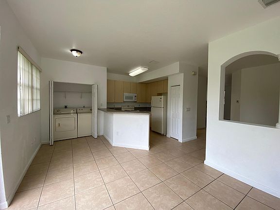 5th image of 615 NE 21st Ter #615