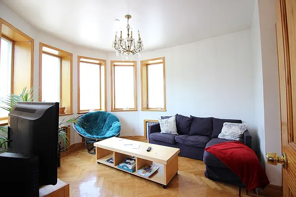 Rented by Bedford 6 Real Estate | media 40