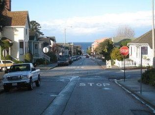 308 17th St, Pacific Grove, CA 93950