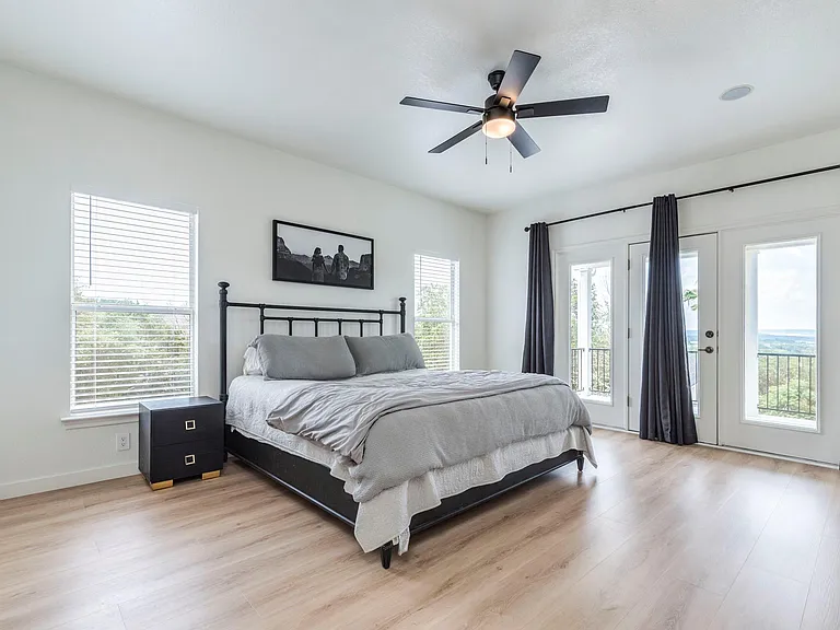 22401 Briarview Dr — Photo 21