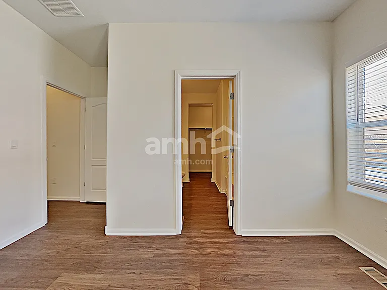 551 Reserve Ave — Photo 9