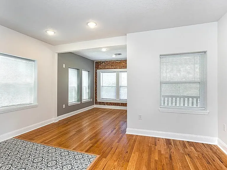 3605 Summit St #5 — Photo 1
