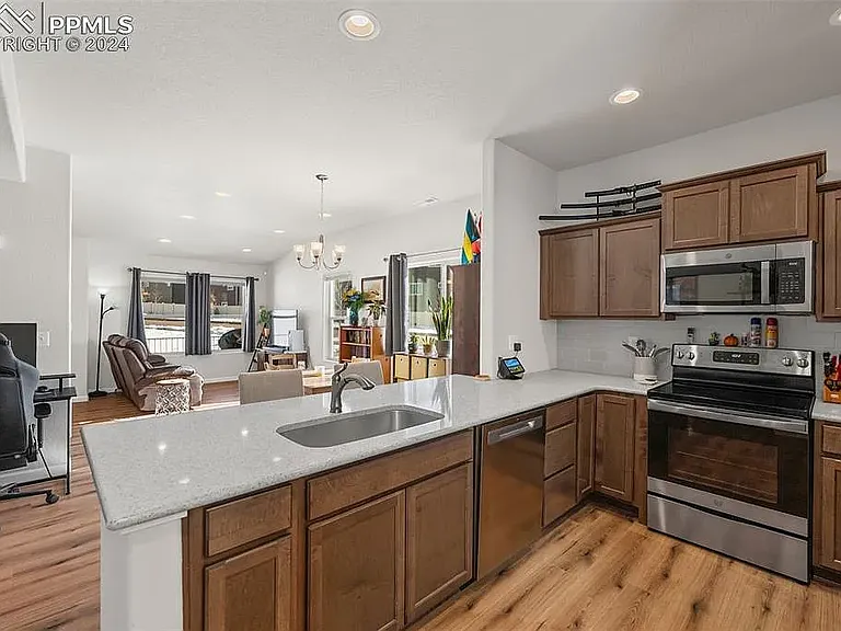 1091 Petra Hts — Photo 9