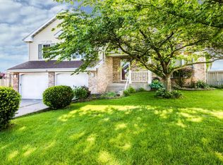 411 E Trillium Cir, Saint Joseph, MI 49085