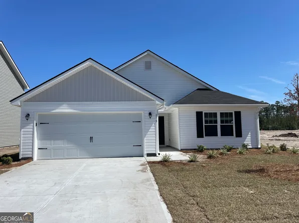 215 Courtland Dr, Saint Marys, GA 31558