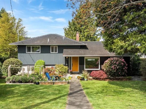 836 Elrick Pl, Esquimalt, BC V9A 4T1