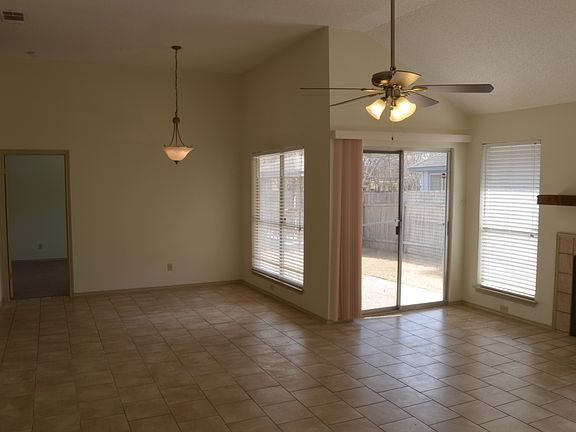 3rd image of 3110 Bear Springs Dr