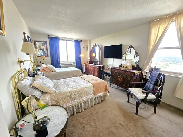 118-17 Union Turnpike image 12 of 24