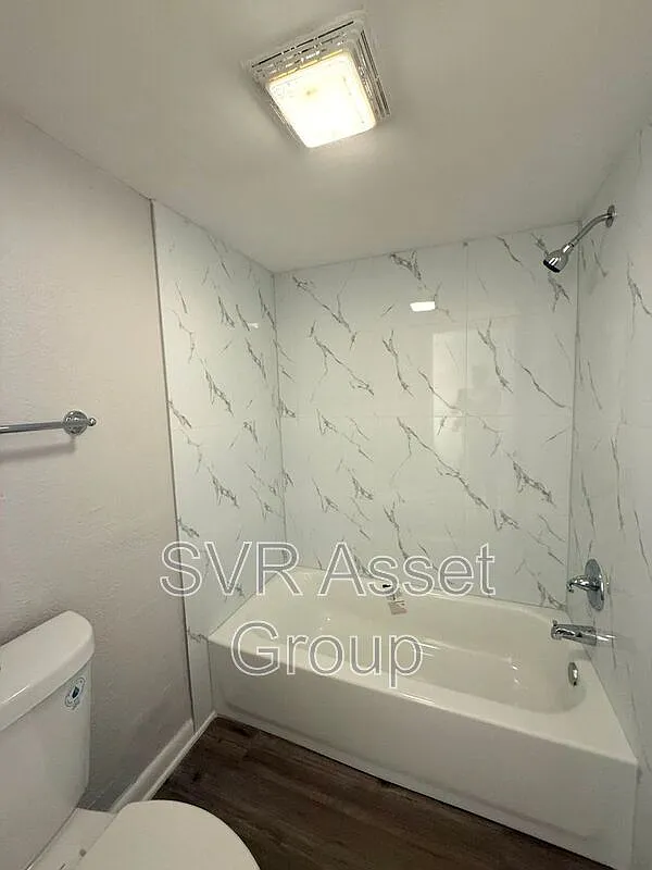 2 bed, 2.0 bath, 880 sqft, $1,550 — Photo 2