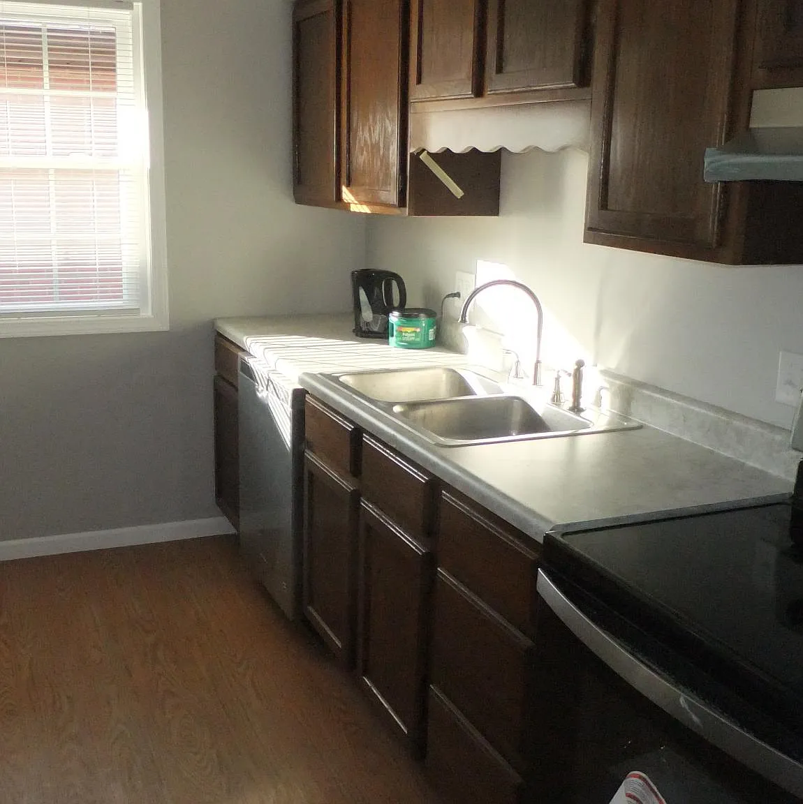 605 W North St — Photo 3