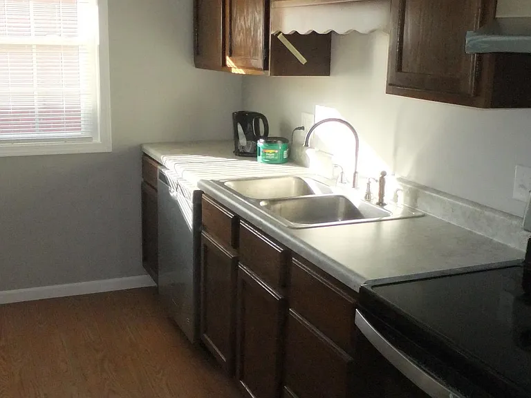 605 W North St #B — Photo 3