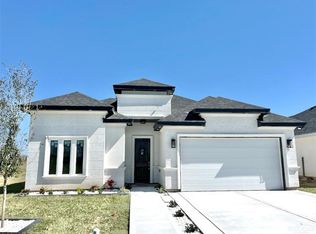 920 Edgewood Dr, Alton, TX 78573