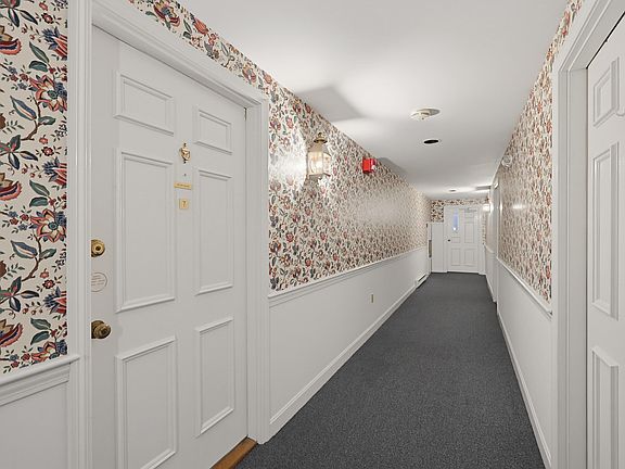 3rd image of 7 Highview Drive UNIT 7