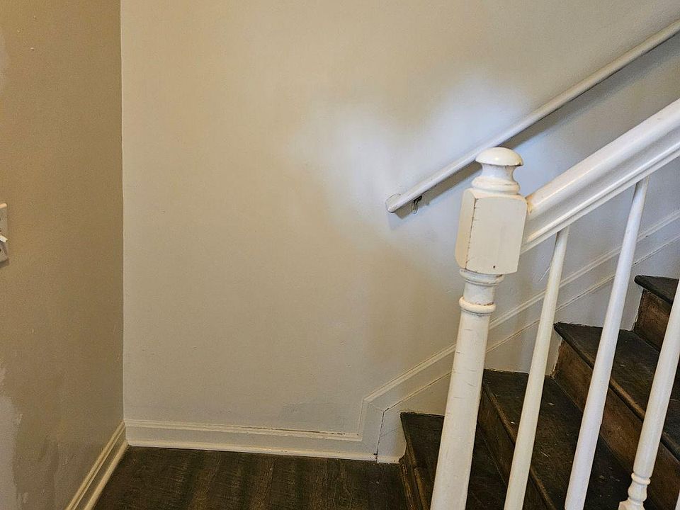 1st image of 127 Brace Ave