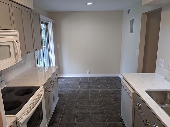 5th image of 458 W 104th St Unit 203X
