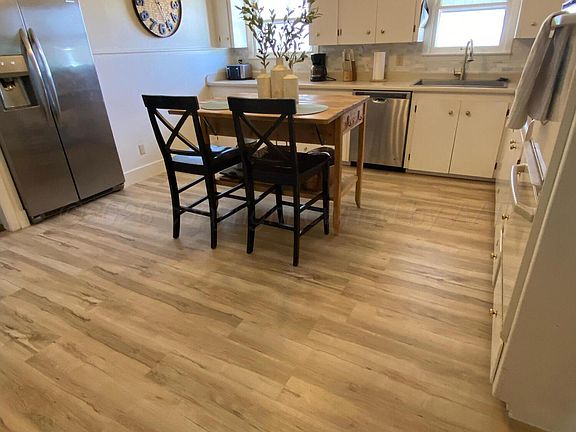 5th image of 102 Tech St