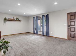 305 Wills Ln, Halstead, KS 67056