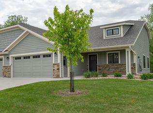 2477 Hadley Hills Dr NE, Rochester, MN 55906