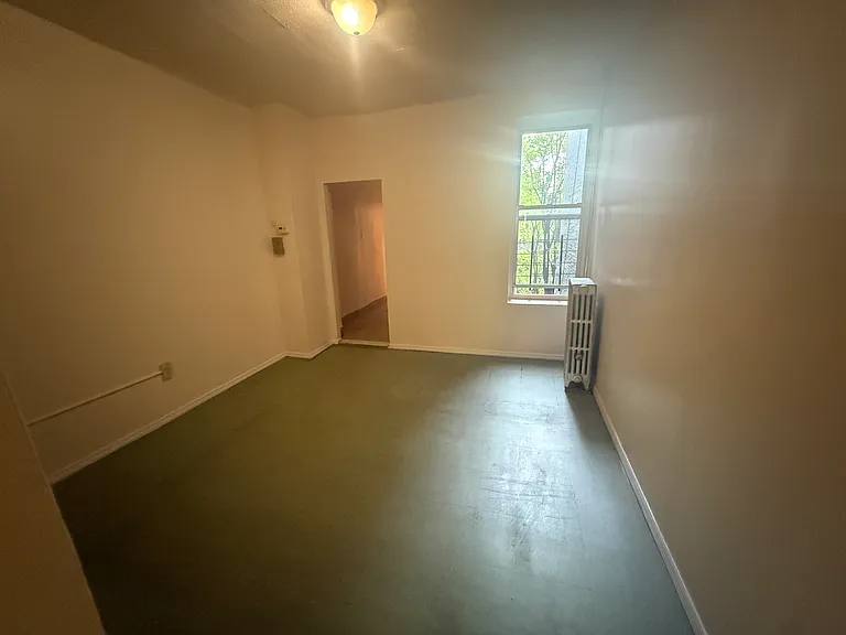 212 Hull St #3R — Photo 3