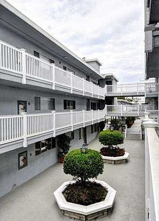 4th image of 2411 Prospect Ave APT 226