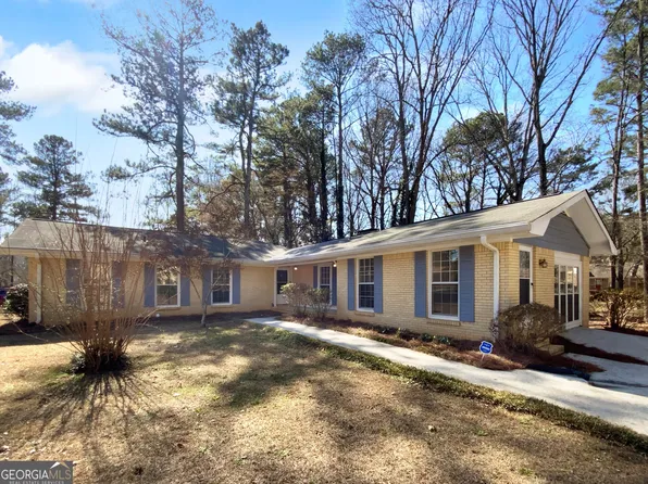 8005 Bamby Ln, Jonesboro, GA 30236