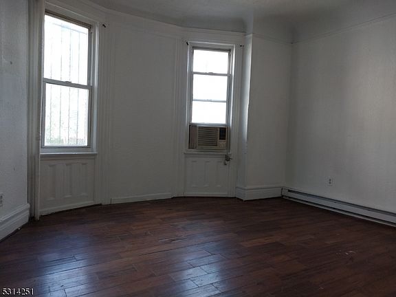3rd image of 71 N 5th St Floor 1