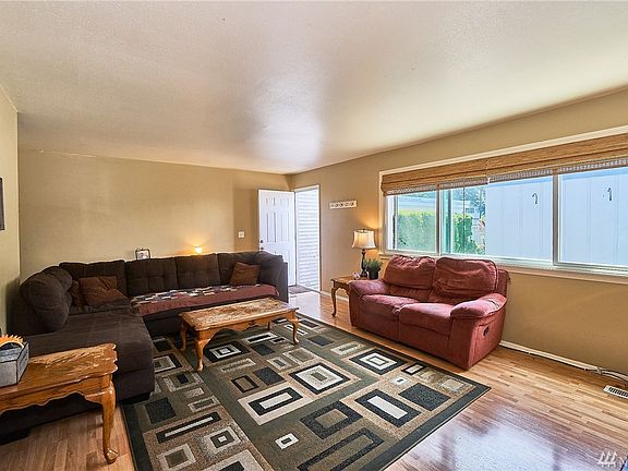 4th image of 2304 S Pinebrook Ln #35
