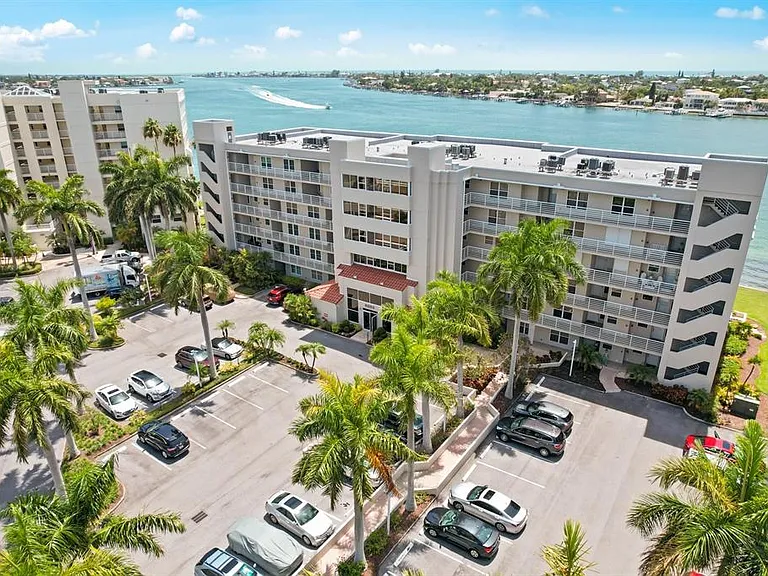 6093 Bahia Del Mar Cir #277 — Photo 1
