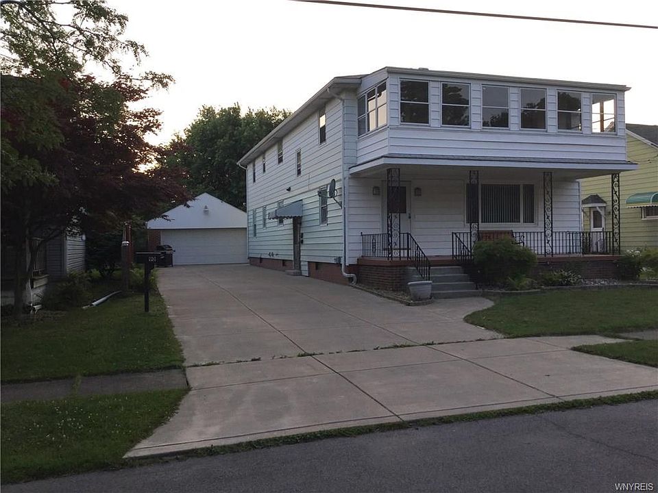 1st image of 90 Iroquois Ave