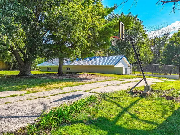 308 N Ruby St, Sturgeon, MO 65284