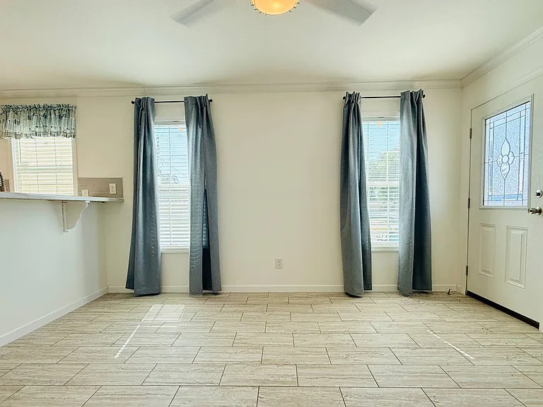 1013 Ohio St SE #54 — Photo 8