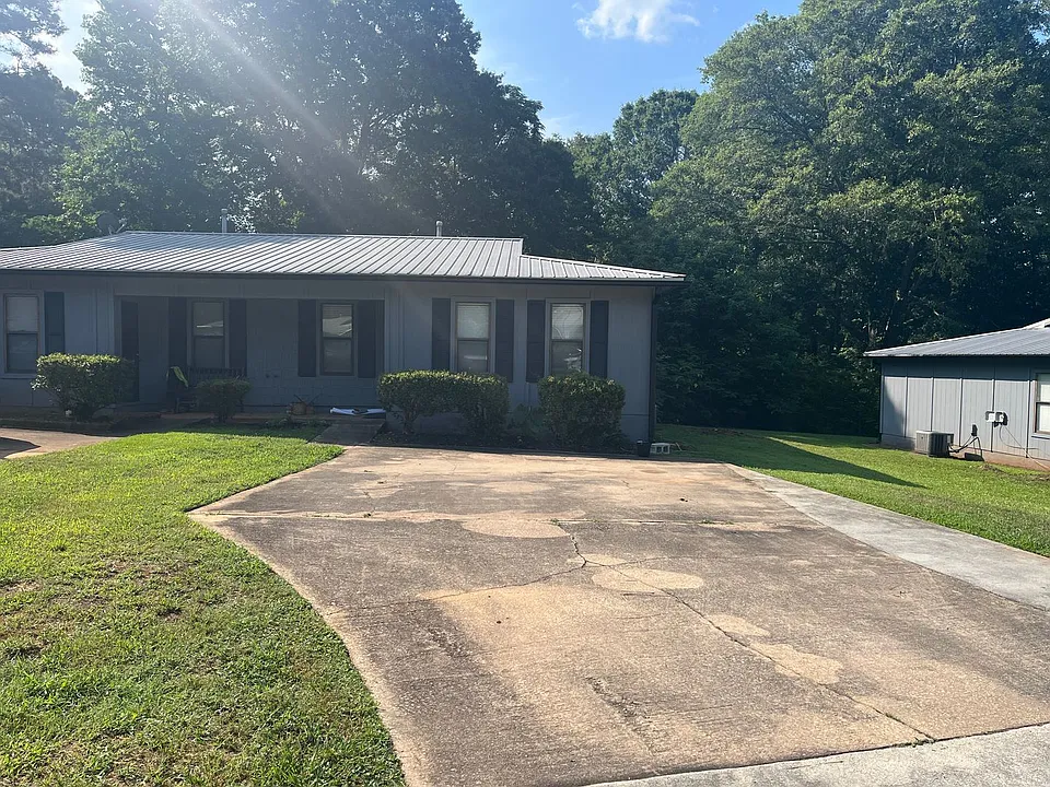 140 Pine Terrace