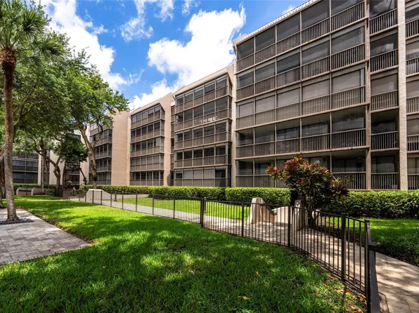 2806 N 46th Avenue #D539, Hollywood, FL 33021