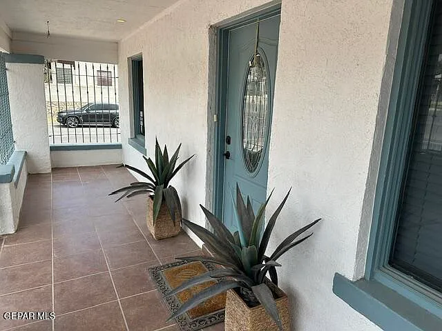 4222 Pershing Dr — Photo 3