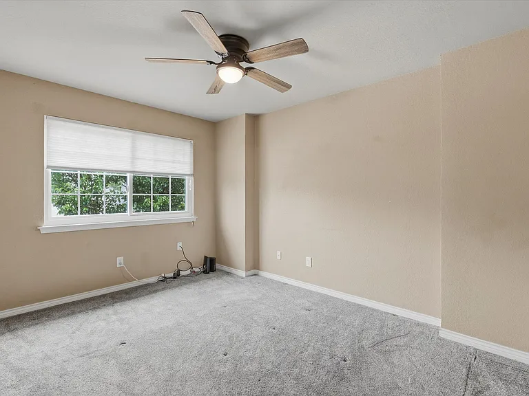 321 Old York Rd — Photo 21