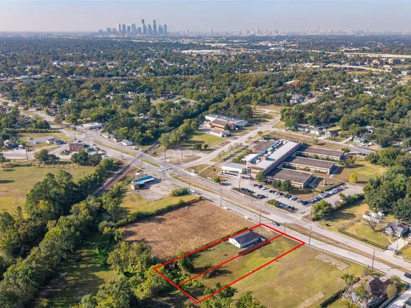 7210 Lockwood Dr, Houston, TX 77016