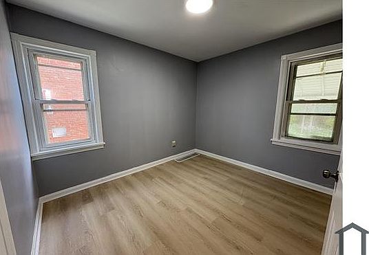 4th image of 4693 W 148th St