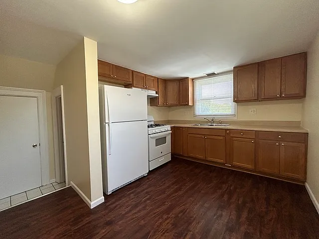 2 bed, 900 sqft, $1,525 — Photo 4