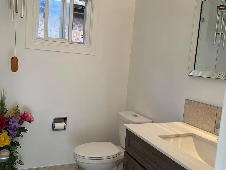 54 Harley Dr #MAIN 2ND FLR — Photo 12