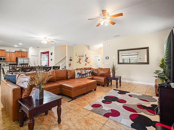 3rd image of 1461 MYRTLEWOOD STREET