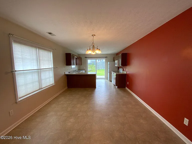 329 Rose Bud Ln — Photo 4
