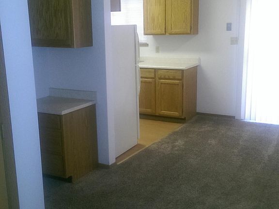 5th image of 906 W 4th Ave