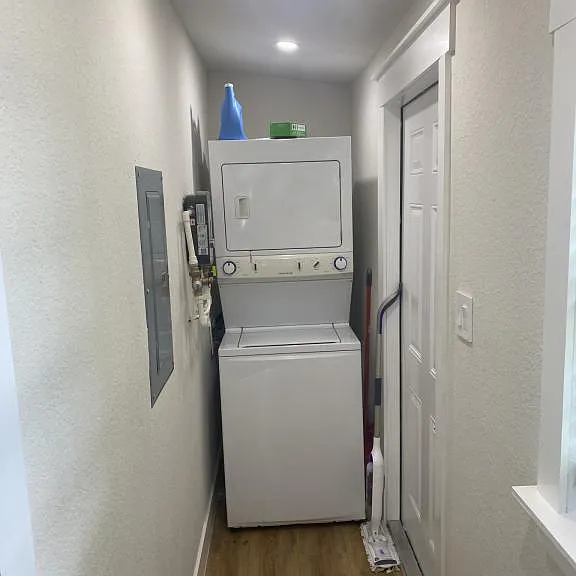 822 Massachusetts Ave — Photo 9