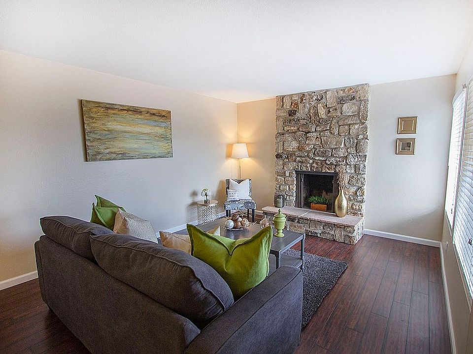 1st image of 8686 Frobisher St