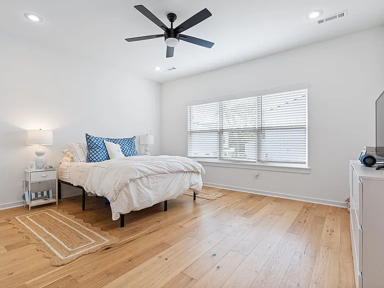Holly BTR Homes — Photo 12