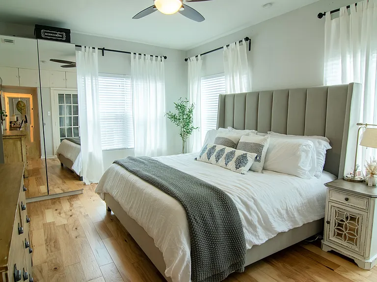 705 W Elsmere Pl — Photo 14