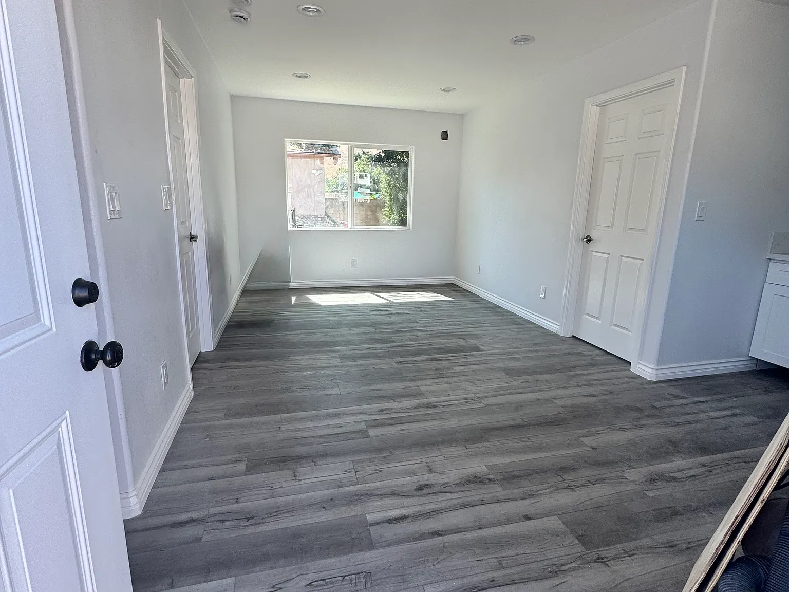3608 N Acacia Ave — Photo 1
