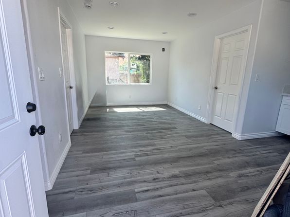 3608 N Acacia Ave #2